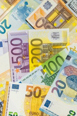 Para para, euro ve Amerikan dolar para birimi.