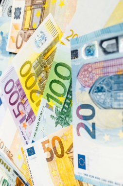 Para para, euro ve Amerikan dolar para birimi.