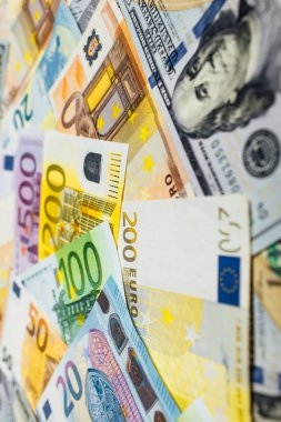 Para para, euro ve Amerikan dolar para birimi.