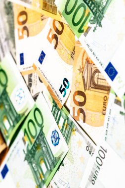 Para para, euro ve Amerikan dolar para birimi.
