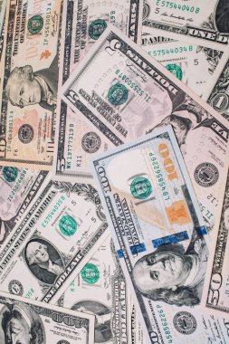 Para para, euro ve Amerikan dolar para birimi.