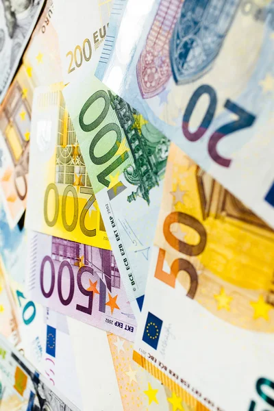 Para para, euro ve Amerikan dolar para birimi.