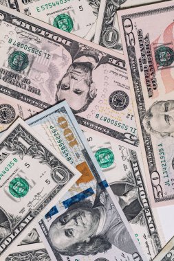 Para para, euro ve Amerikan dolar para birimi.