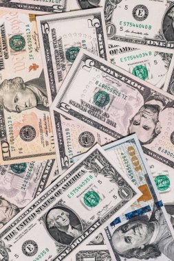 Para para, euro ve Amerikan dolar para birimi.