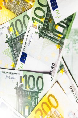 Para para, euro ve Amerikan dolar para birimi.