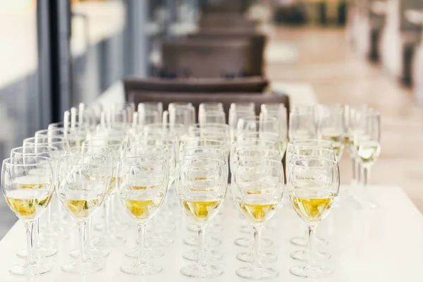 Gözlük Şampanya Ile Şampanya Ile Yeni Yıl Kutlamaları — Stok fotoğraf