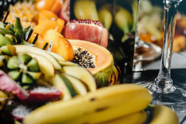 Kutlama masa, Ziyafet tablo çikolata ile.