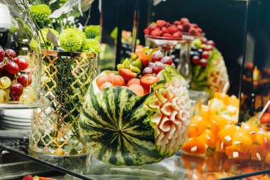 Kutlama masa, Ziyafet tablo çikolata ile.