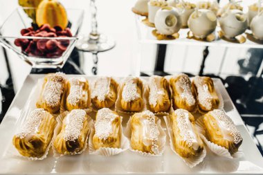 Kutlama masa, Ziyafet tablo çikolata ile.