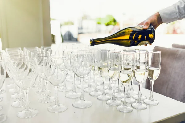 Gözlük Şampanya Ile Şampanya Ile Yeni Yıl Kutlamaları — Stok fotoğraf