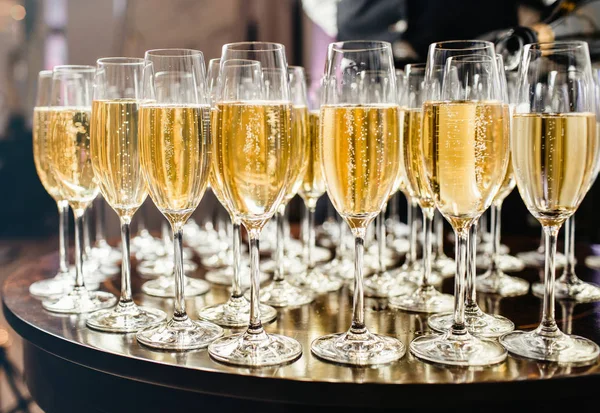 Copos Champanhe Celebração Ano Novo Com Champanhe — Fotografia de Stock