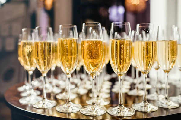 Ochelari Șampanie Fundal Sărbătoarea Anul Nou Șampanie — Fotografie, imagine de stoc