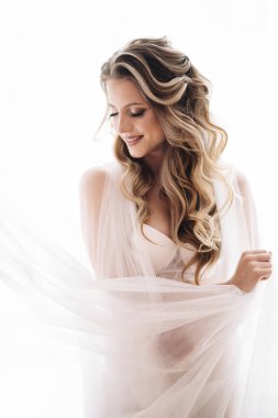 Sabah hazırlık. Makyaj. Muhteşem gelin portre. güzel gelin fotoğraf .