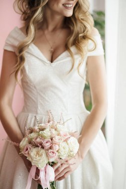 Sabah hazırlık. Makyaj. Muhteşem gelin portre. güzel gelin fotoğraf .