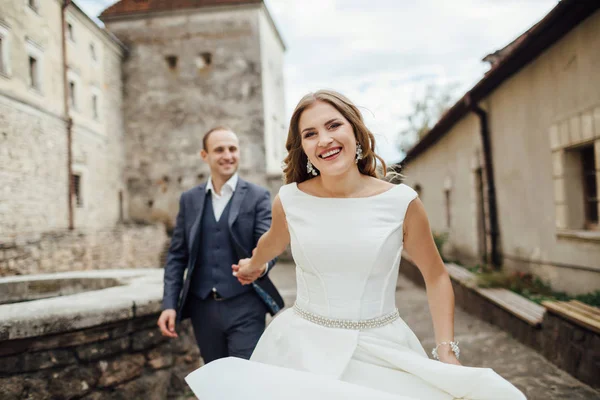 Sposo Sposo Giorno Del Matrimonio Matrimonio Bella Sposa Sposo Elegante — Foto Stock