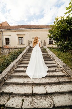 Gün düğün, güzel gelin.  