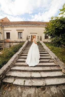 Gün düğün, güzel gelin.  