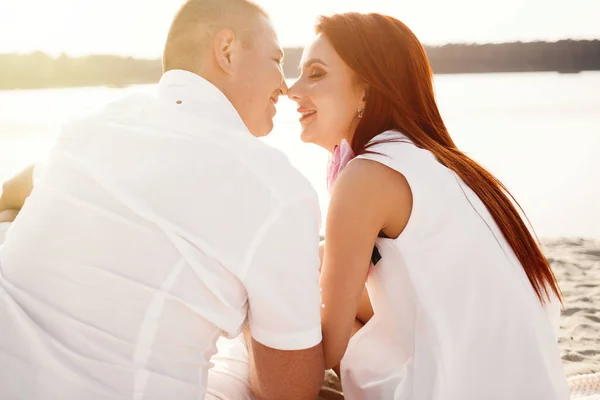 Joyeux Couple Sur Plage Saint Valentin Couple Romantique — Photo