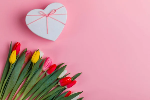 Pomysł Walentynki Tulipany Walentynki Karta Pozdrowieniami Świątecznymi Walentynki Dzień Kobiet — Zdjęcie stockowe