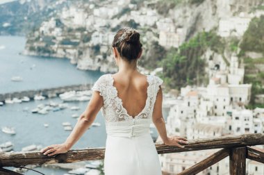 güzel gelin adada, geri görünüm arıyorum