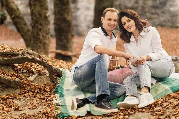 Romantic Young Couple Walking Autumn Park Family Together Park Pregnant — Stock Photo, Image