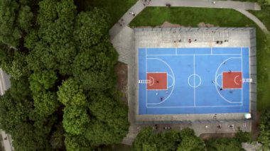 Drone'dan basketbolcularla basketbol sahası