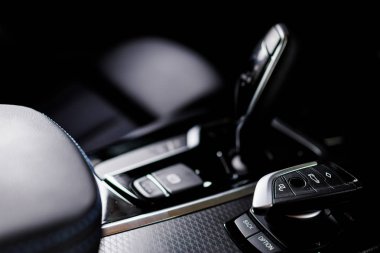 Modern bir araba lüks araba iç detayları.