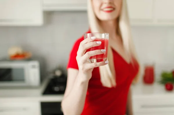 Concepto Dieta Comida Saludable Retrato Una Joven Cocina Dieta Buenos —  Fotos de Stock