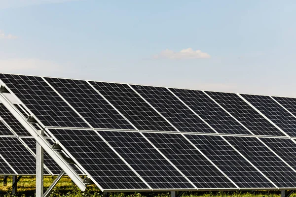 Nueva Energía Panel Solar Día Soleado Fuente Electricidad Alternativa —  Fotos de Stock