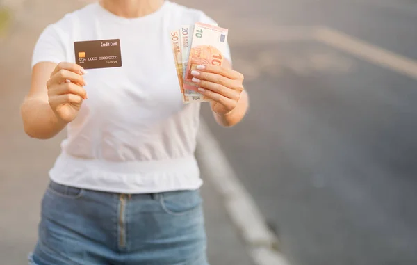 Euro Money Girl Holding Euro Bills Credit Card Online Shopping — Stock Photo, Image