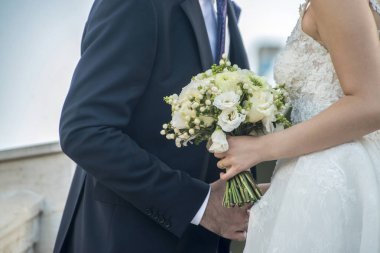 Damat ve gelin bir arada. Düğün çifti.