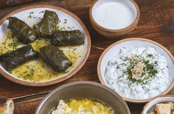 Stillleben Verschiedene Leckere Gerichte Einschließlich Vorspeise Und Hauptgericht Restaurant Nahen — Stockfoto