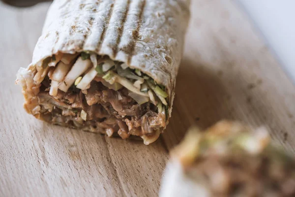 Tradicional Sándwich Oriental Con Carne Cebolla Hierbas —  Fotos de Stock