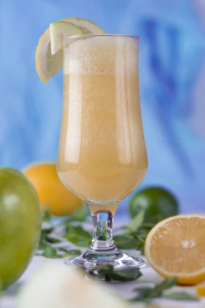 Natuurlijk Sap Van Vers Fruit Heerlijke Gezonde Drank — Stockfoto