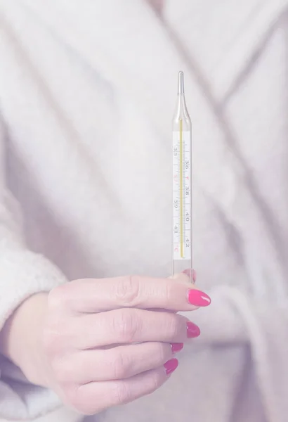 Woman Holding Thermometer Hands Measuring Body Temperature While Suffering Influenza — Stock Photo, Image