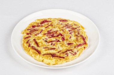 Kızarmış kuru etli lezzetli omlet