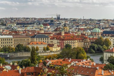 Sonbaharda Prag 'ın güzel manzarası