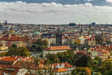 Sonbaharda Prag 'ın güzel manzarası
