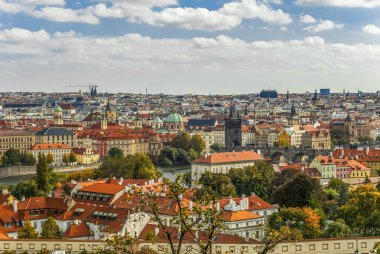 Sonbaharda Prag 'ın güzel manzarası