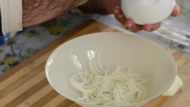 Cook Preparing Salad Pouring Salt Onion — Vídeo de stock