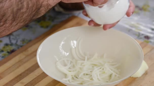 Cook Preparing Salad Pouring Salt Seasoning Onion — Vídeo de Stock