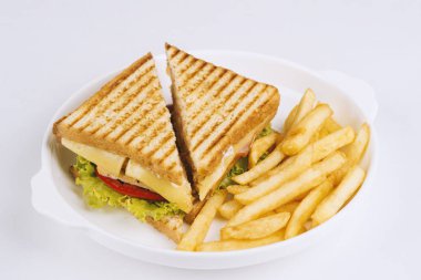 Lezzetli sandviç ve patates kızartması