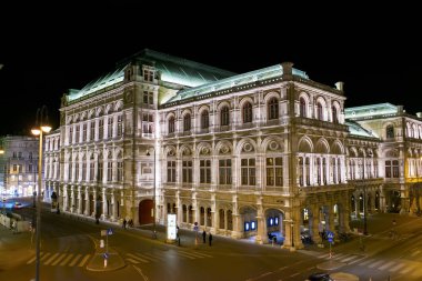 Vienna, Avusturya - Arpil 13, 2018.Vienna'nın Devlet Opera salonu, gece, Avusturya
