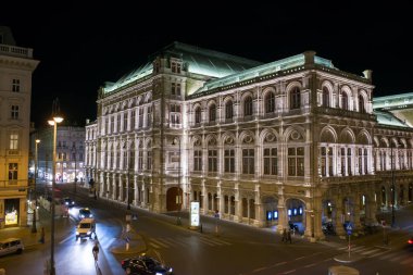 Vienna, Avusturya - Arpil 13, 2018.Vienna'nın Devlet Opera salonu, gece, Avusturya