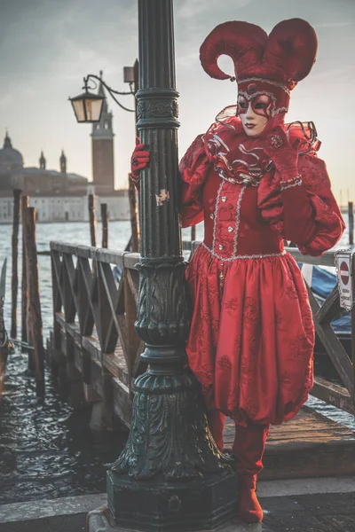 Människor Masker Och Kostymer Venetiansk Karneval — Stockfoto