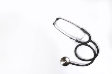 Kopya alanı ürünler civarında bir beyaz masa zemin üzerine tıbbi aksesuarları.