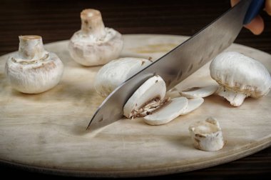 Masada taze mantarlar var.