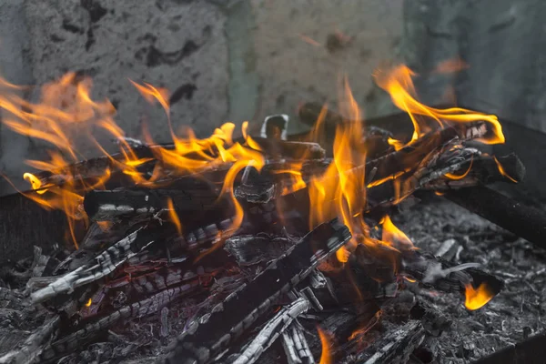 Holzfeuer Auf Dem Grill Bild Als Hintergrund — Stockfoto