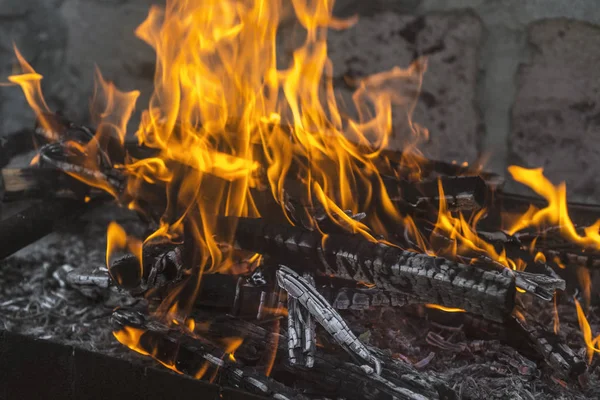 Flammen Holzkohle Feuer Flamme Hintergrund oder Textur — Stockfoto