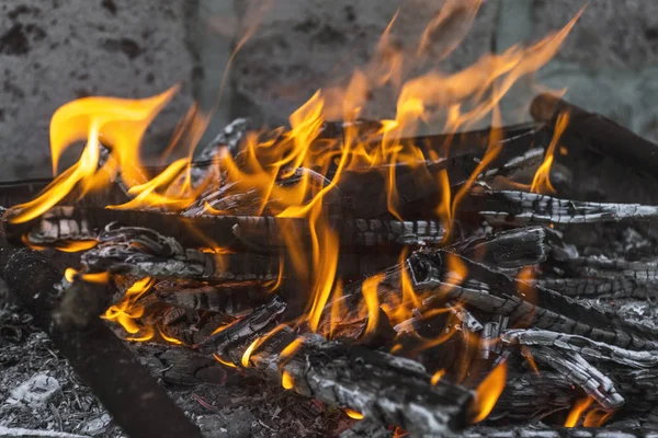 Flammen Holzkohle Feuer Flamme Hintergrund oder Textur — Stockfoto